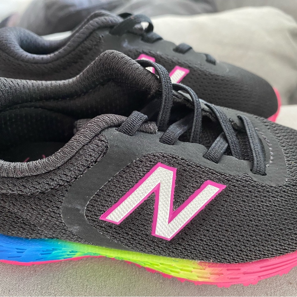 Toddler size 6.5 sneakers, worn once. In great condition!